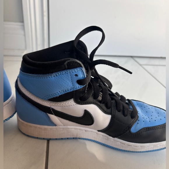 Jordan 1 Retro High OG Black and Blue Sneakers Kids Sz 6 - Picture 4 of 10